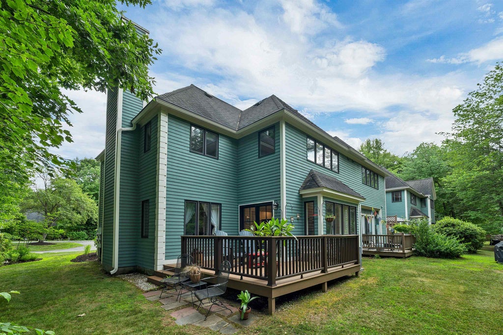 Photo of 1 Clearwater Drive, Dover, NH 03820 (MLS # 5109792)