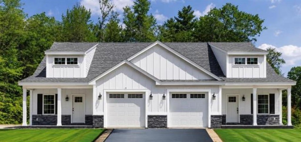 Photo of 6 Cameron Court #6, Hampstead, NH 03841 (MLS # 5110941)