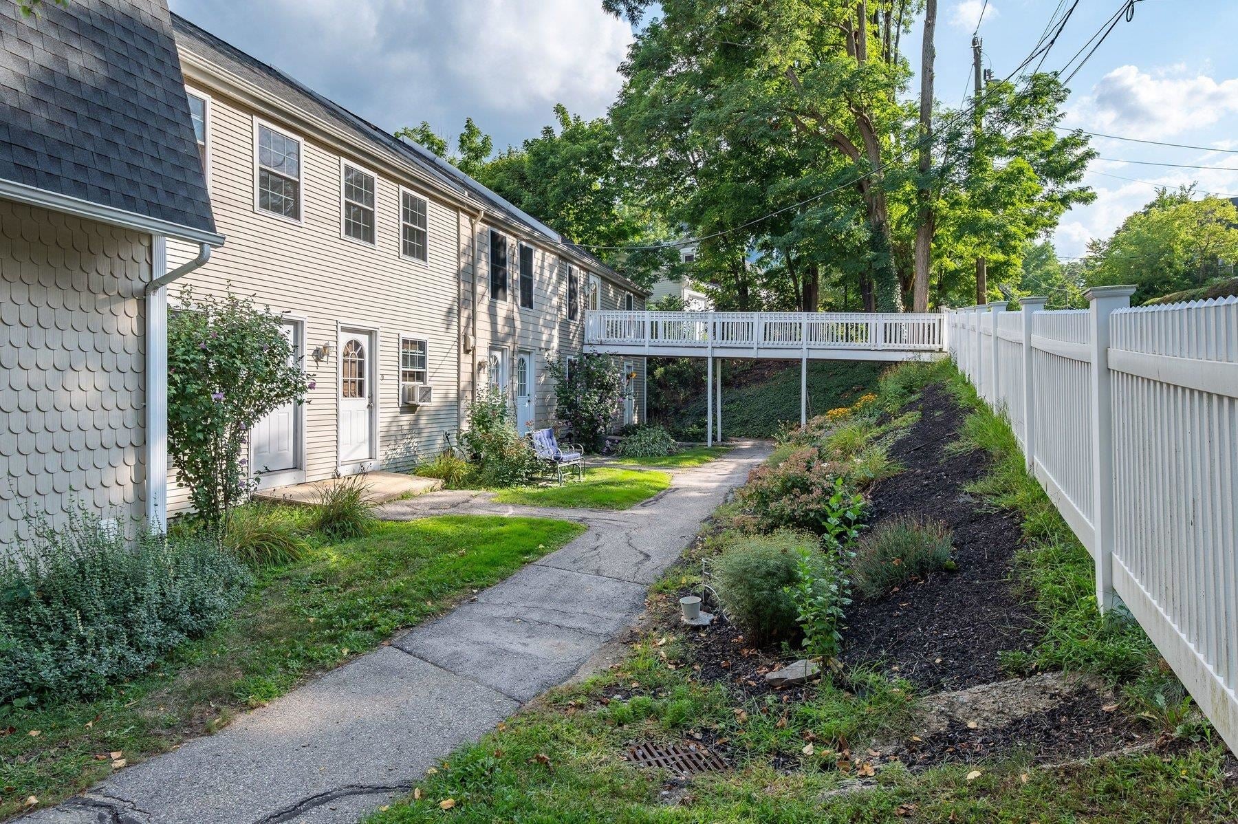 8 Cricket Brook 8