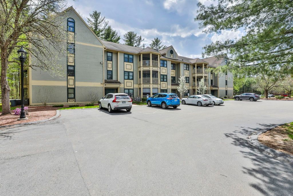 Photo of 6 Mayfair Lane #201, Nashua, NH 03063 (MLS # 5087832)
