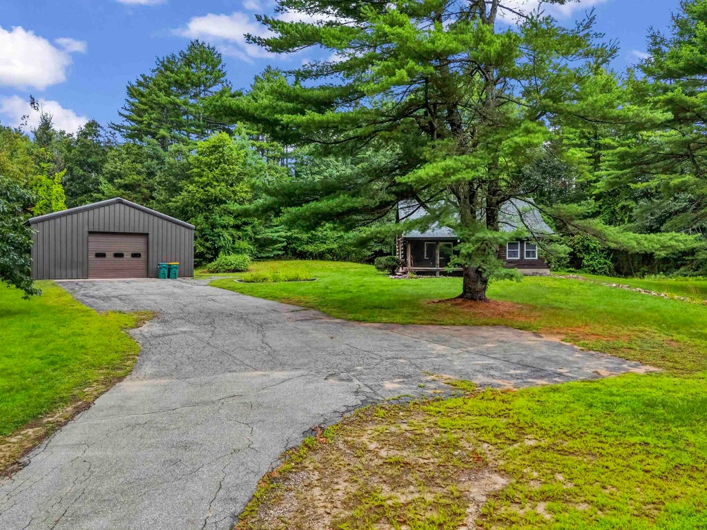 Photo of 28 Leavitt Road, Fremont, NH 03044 (MLS # 5103295)