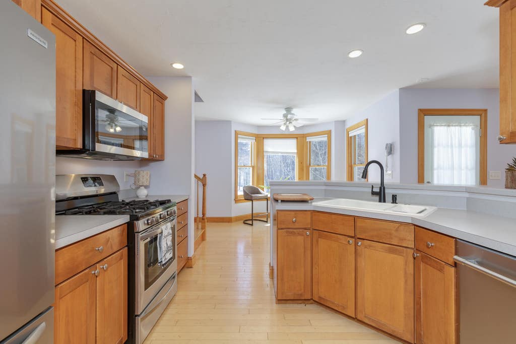 Photo of 762 Robinson Road, Pembroke, NH 03275 (MLS # 5077872)