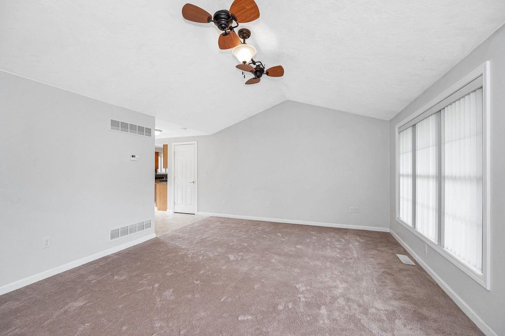 Photo of 39 Westchester Court, Hudson, NH 03051 (MLS # 5093595)