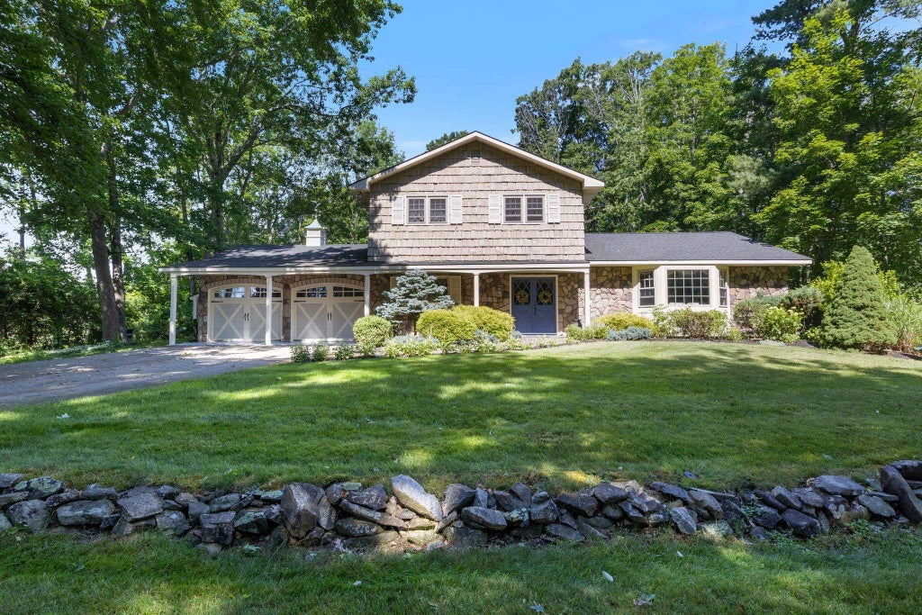 Photo of 189 Gulf Road, Dover, NH 03820 (MLS # 5096403)
