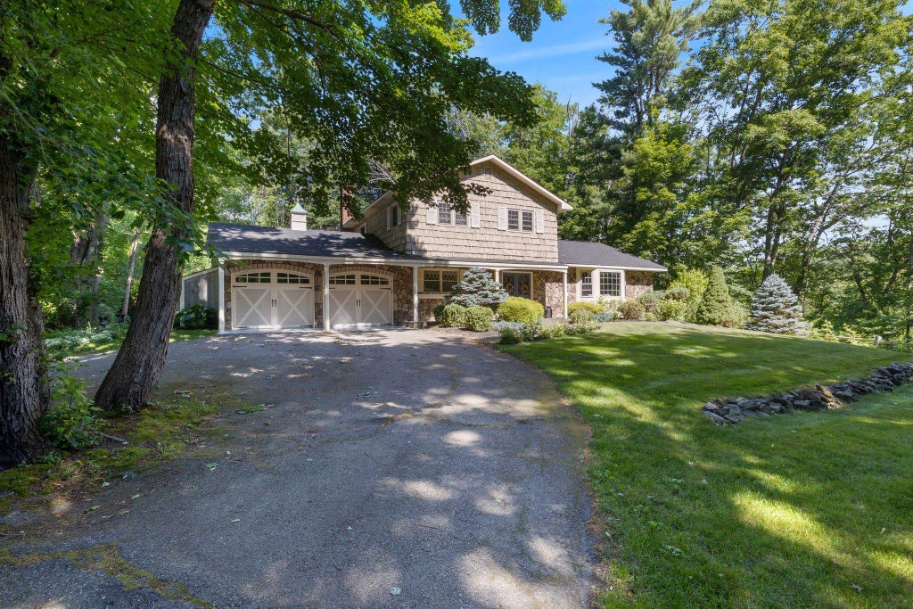 Photo of 189 Gulf Road, Dover, NH 03820 (MLS # 5096403)
