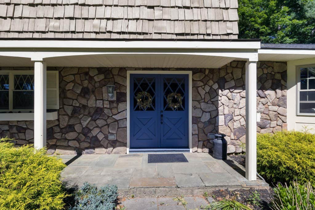 Photo of 189 Gulf Road, Dover, NH 03820 (MLS # 5096403)