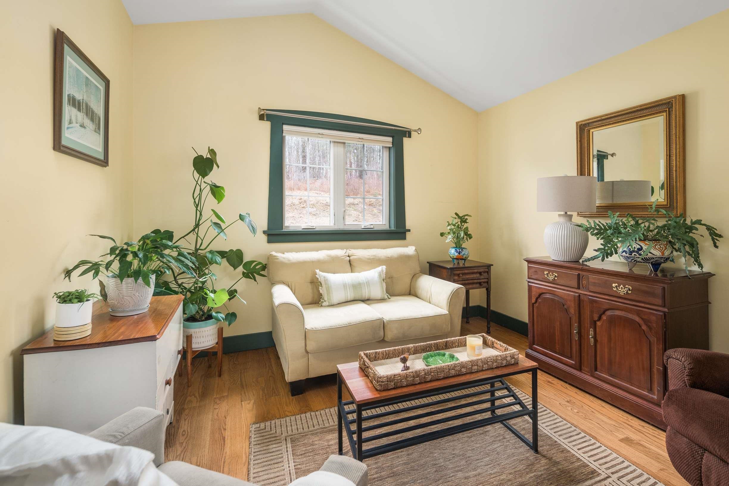 64 Village Drive 23