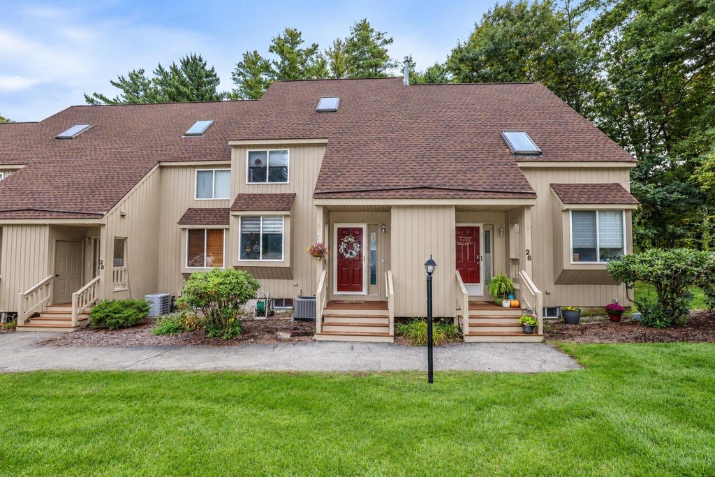 Photo of 27 Suffolk Court #168, Bedford, NH 03110 (MLS # 5112469)