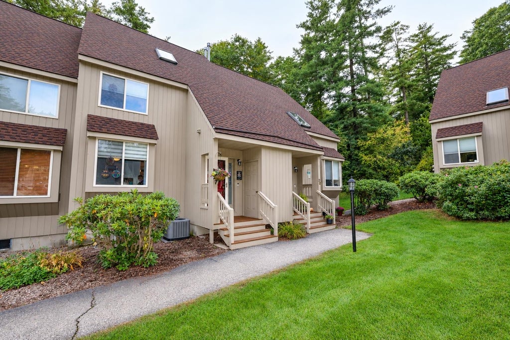 Photo of 27 Suffolk Court #168, Bedford, NH 03110 (MLS # 5112469)