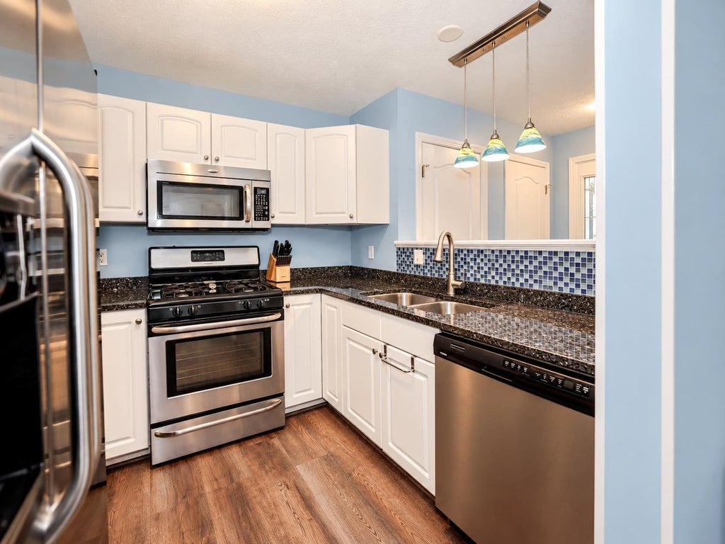 Photo of 27 Suffolk Court #168, Bedford, NH 03110 (MLS # 5112469)