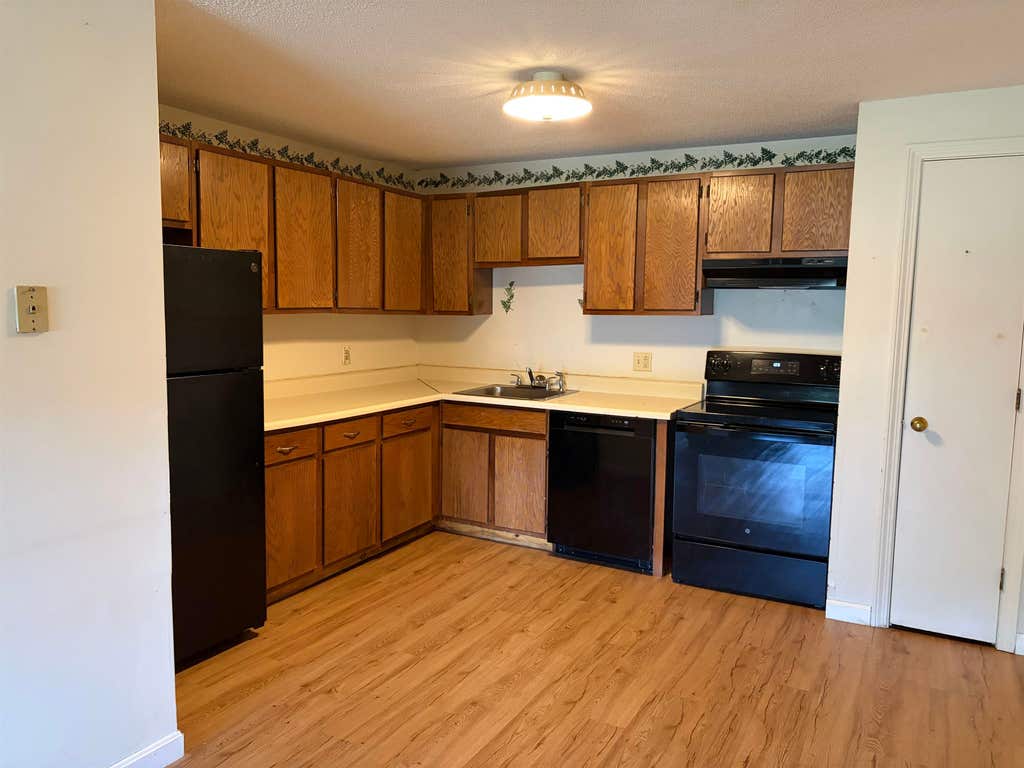 Photo of 904 White Cedar Boulevard, Portsmouth, NH 03801 (MLS # 5102171)
