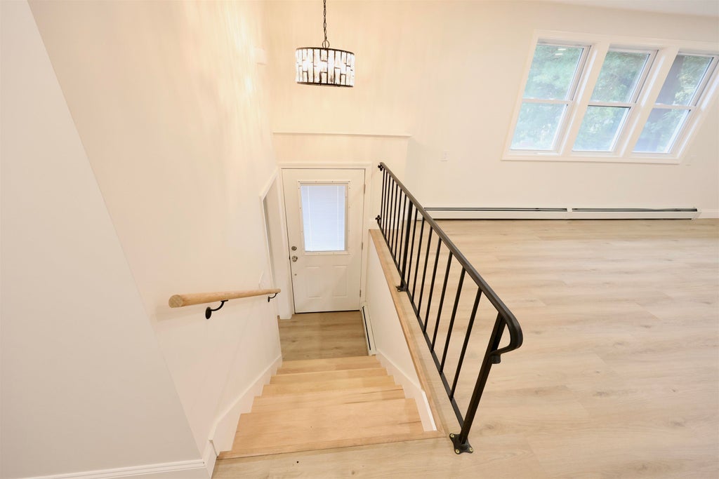 Photo of 19 New Searles Road, Nashua, NH 03062 (MLS # 5113340)