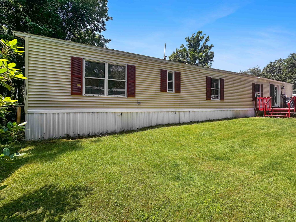 Photo of 3 Monroe Avenue, Allenstown, NH 03275 (MLS # 5102076)