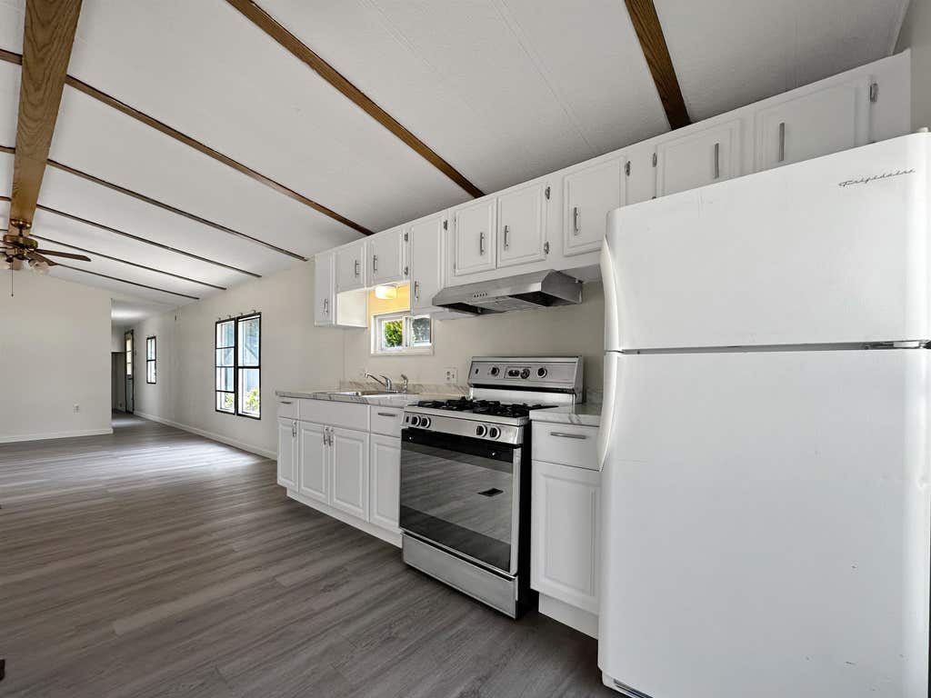 Photo of 3 Monroe Avenue, Allenstown, NH 03275 (MLS # 5102076)