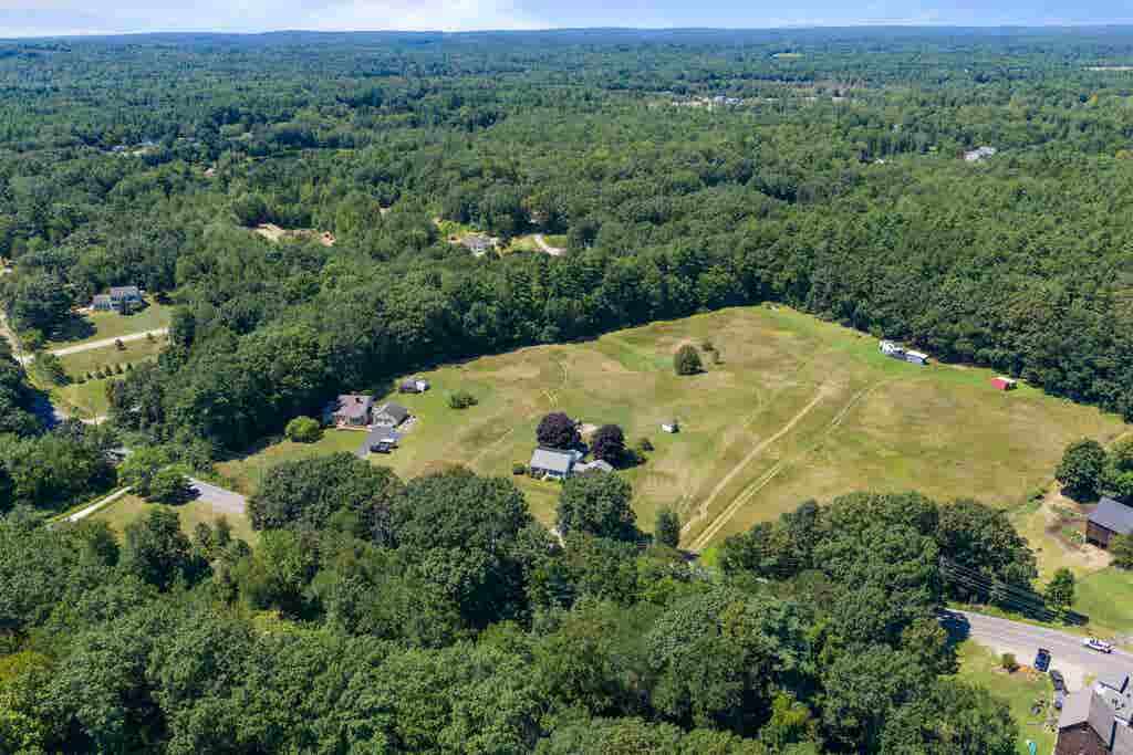 Photo of 21202 Middle, Fremont, NH 03044 (MLS # 5104856)