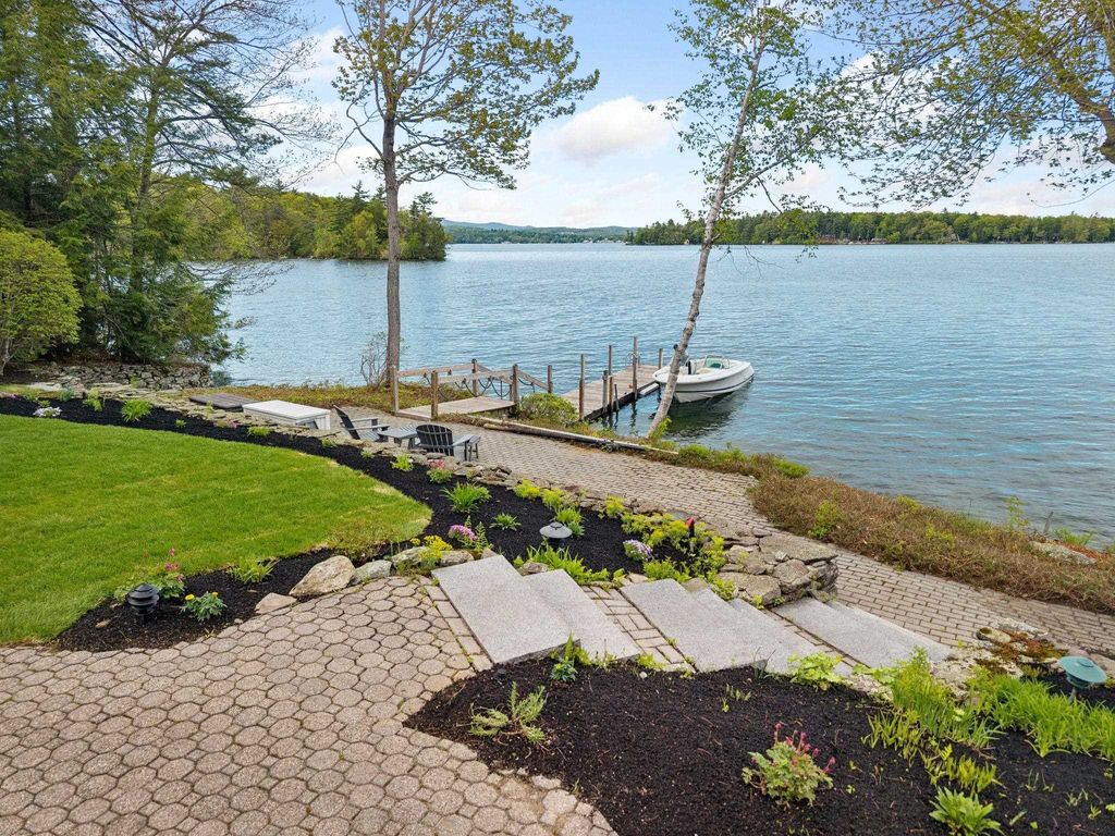 Photo of 122 Pipers Point, Alton, NH 03809 (MLS # 5095169)