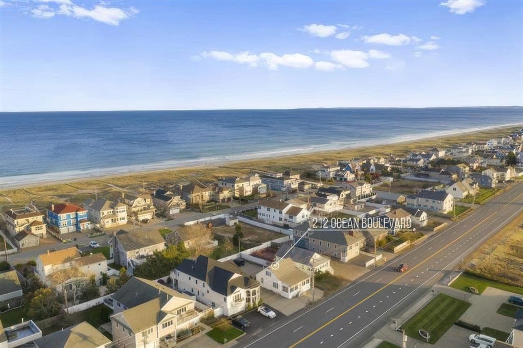 Photo of 212 Ocean Boulevard, Seabrook, NH 03874 (MLS # 5105248)