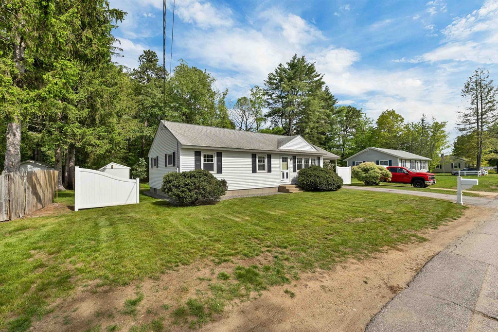 Photo of 10 Guay Street, Concord, NH 03301 (MLS # 5091980)