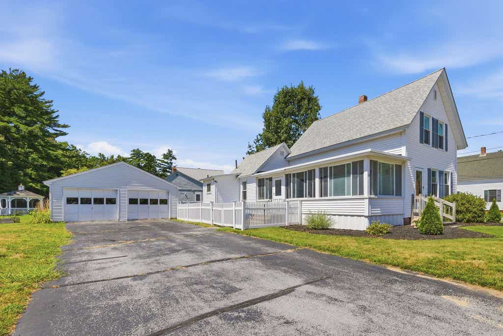 Photo of 82 Lilac Street, Concord, NH 03303 (MLS # 5103869)