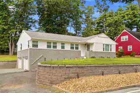 Photo of 67 Dublin Avenue, Nashua, NH 03063 (MLS # 5100046)