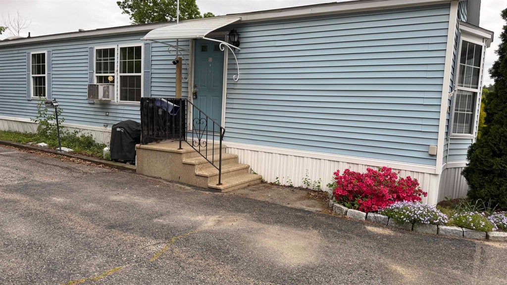 Photo of 78 Thistle Way, Manchester, NH 03109 (MLS # 5092091)