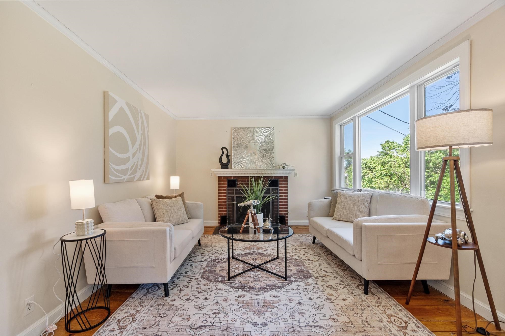 8 Island Pond Road