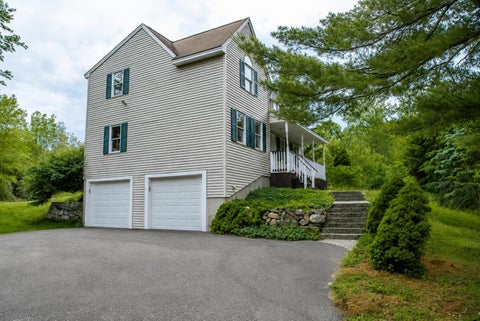 Photo of 4 Bingham Circle, Sandown, NH 03873 (MLS # 5096646)