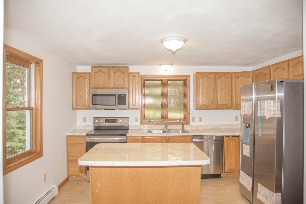 Photo of 4 Bingham Circle, Sandown, NH 03873 (MLS # 5096646)