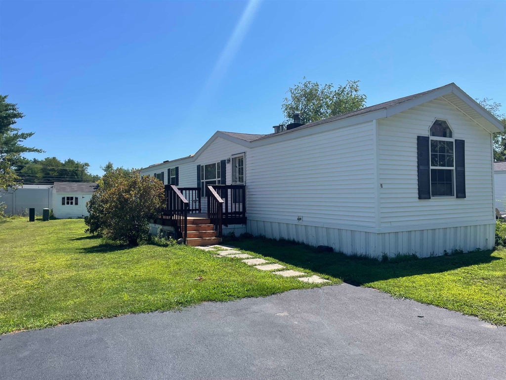 Photo of 11 Colonial Village, Somersworth, NH 03878 (MLS # 5110408)
