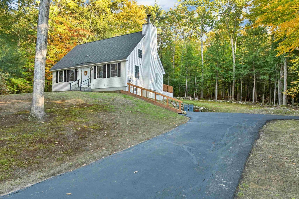 Photo of 135 Worfield Circle, Bristol, NH 03222 (MLS # 5115127)