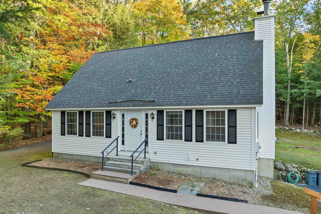 Photo of 135 Worfield Circle, Bristol, NH 03222 (MLS # 5115127)