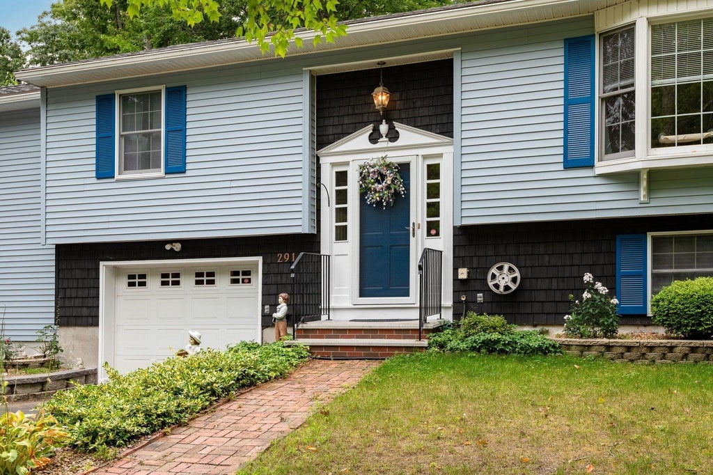 Photo of 291 Eastern Avenue, Rochester, NH 03867 (MLS # 5109063)