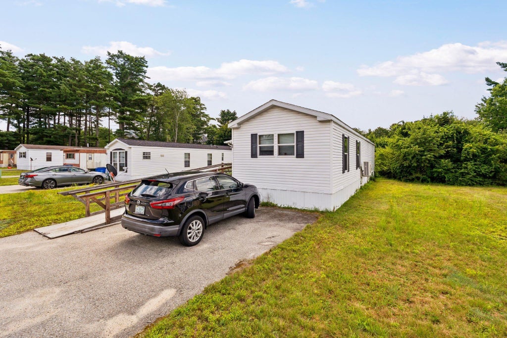 Photo of 43 Pinyon Place, Londonderry, NH 03038 (MLS # 5103998)