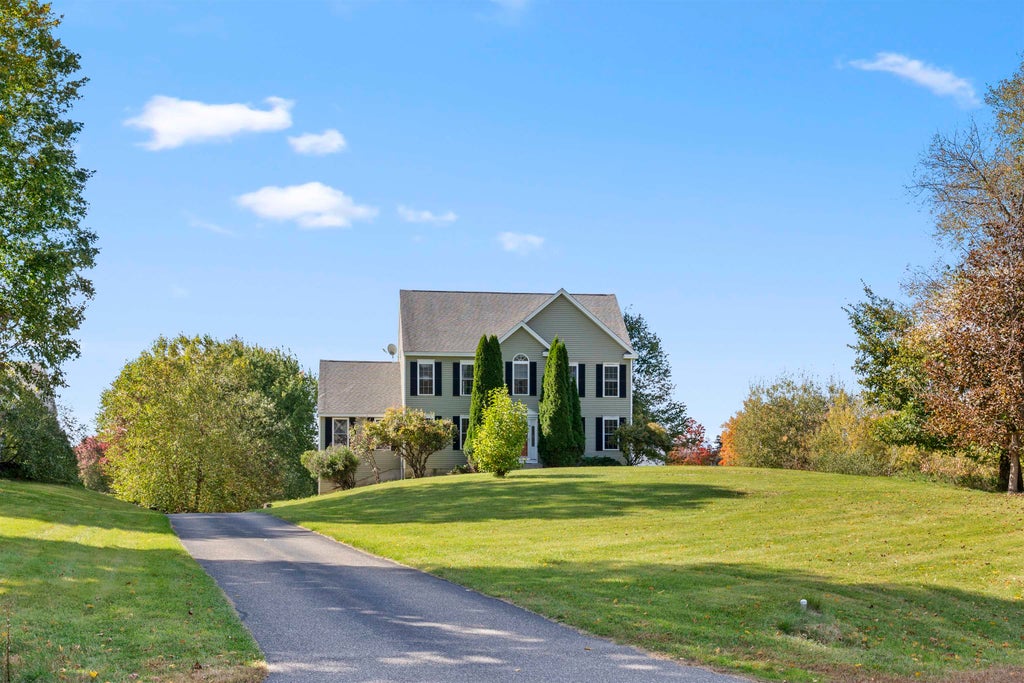 Photo of 1 Washington Drive, Brentwood, NH 03833 (MLS # 5114005)