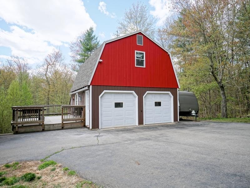 Photo of 106 Page Road, Litchfield, NH 03052 (MLS # 5088815)