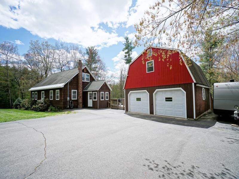 Photo of 106 Page Road, Litchfield, NH 03052 (MLS # 5088815)
