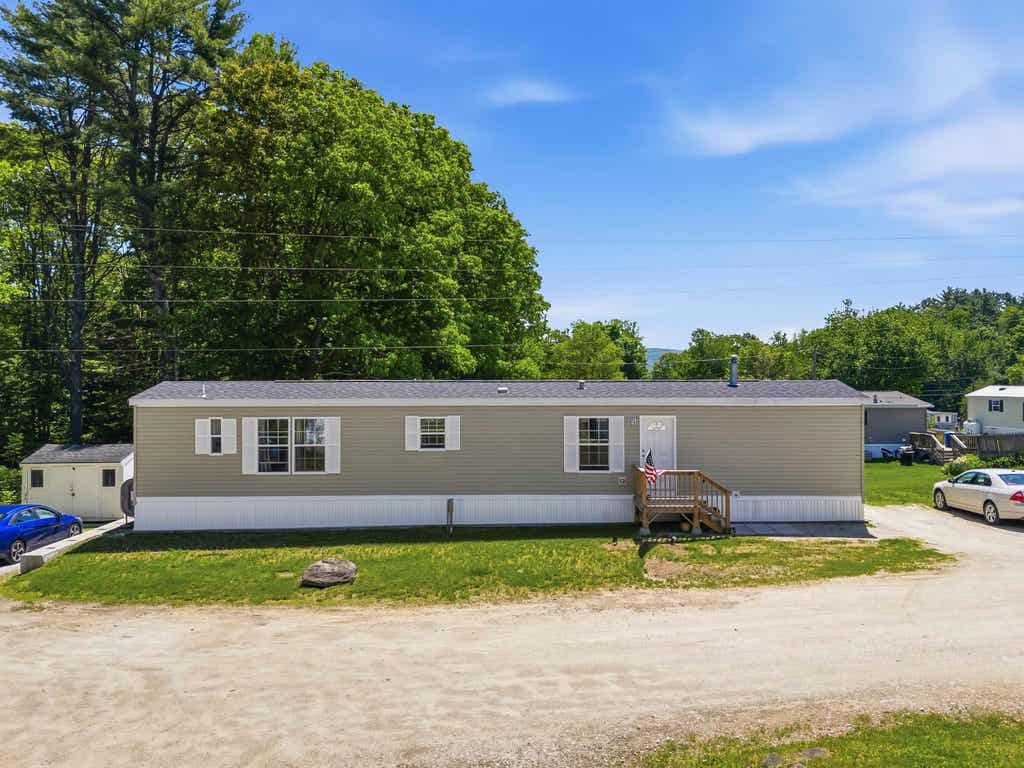 Photo of 11 Daisy Drive, Pittsfield, NH 03263 (MLS # 5093459)