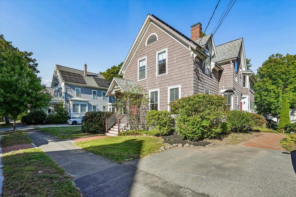Photo of 12 Holt Street, Concord, NH 03301 (MLS # 5110197)