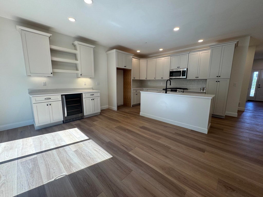 Photo of 5 Dearborn Circle, Goffstown, NH 03045 (MLS # 5081837)