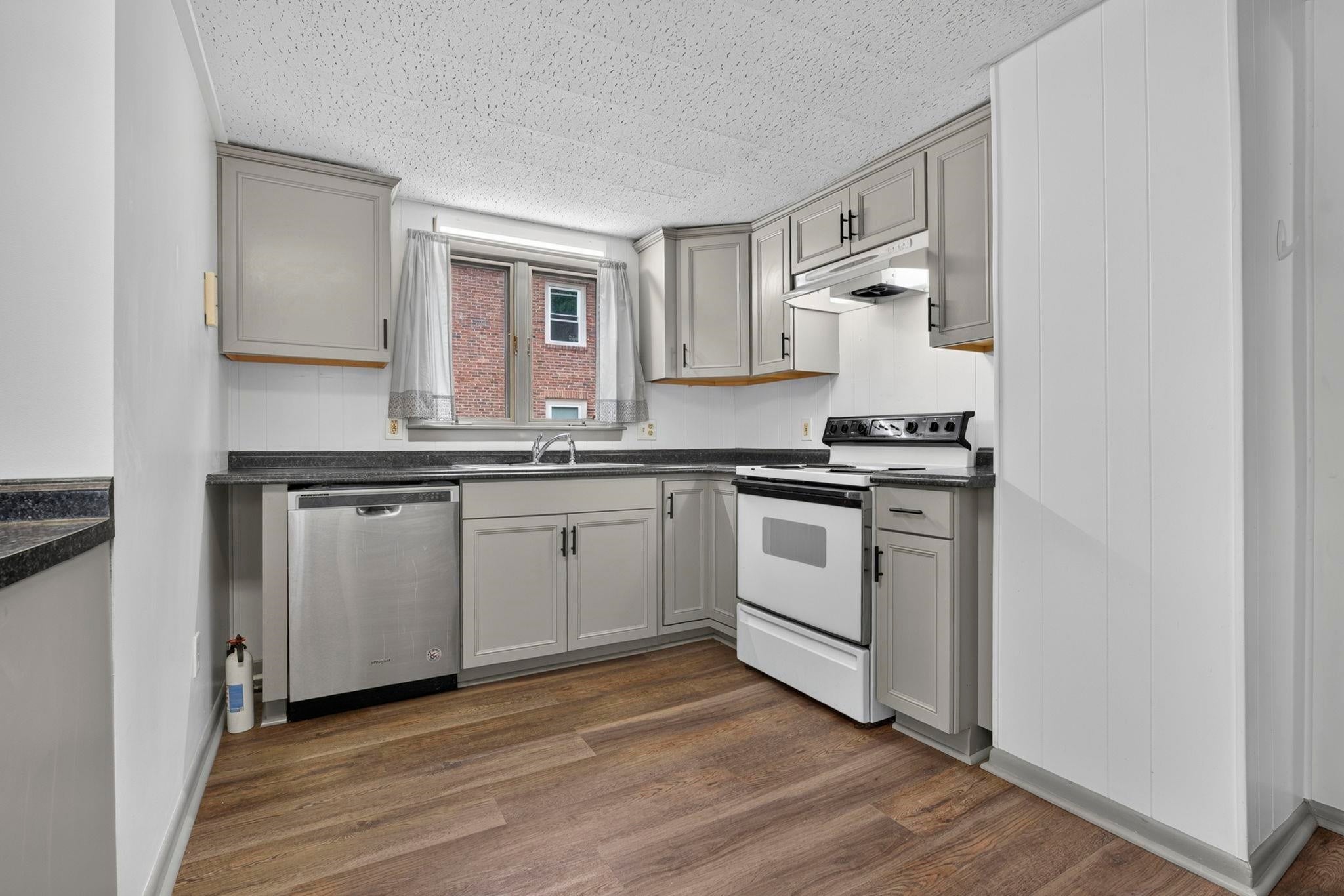 30 & 30B Maple Street