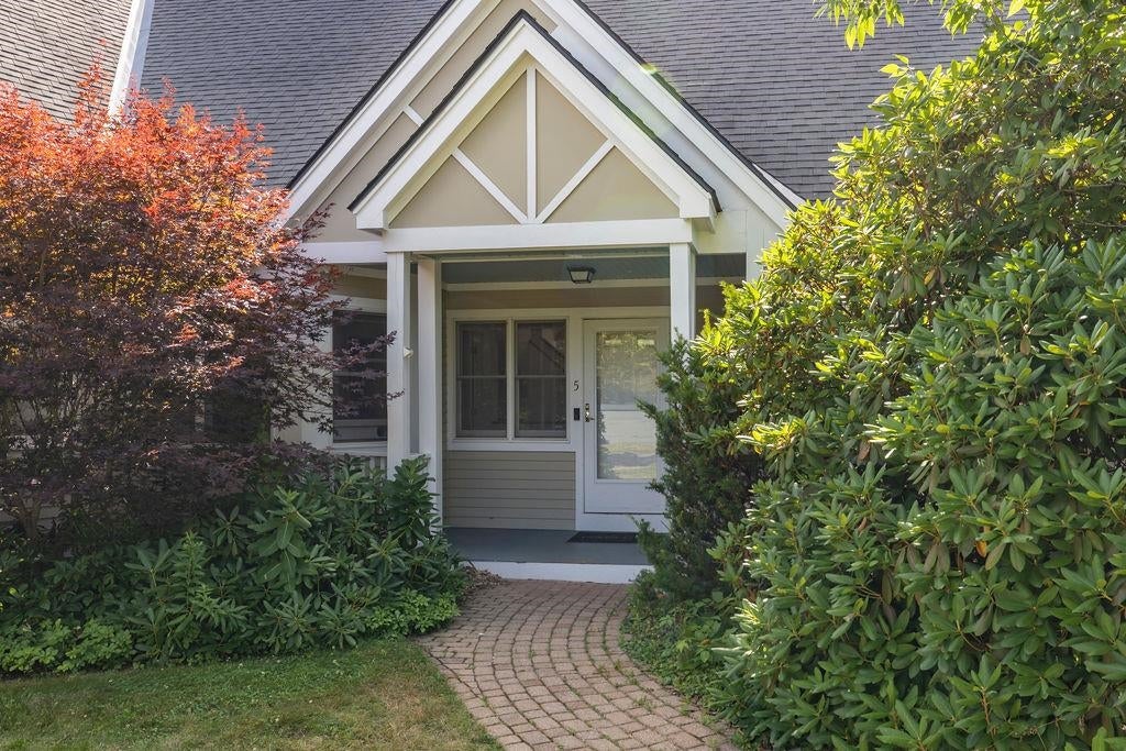 Photo of 33 Wintercroft Circle #5, Grantham, NH 03753 (MLS # 5102358)