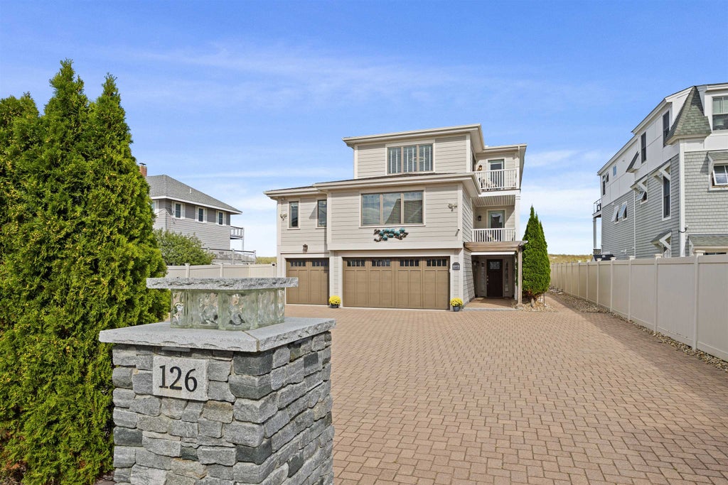 Photo of 126 Ocean Boulevard, Seabrook, NH 03874 (MLS # 5108166)