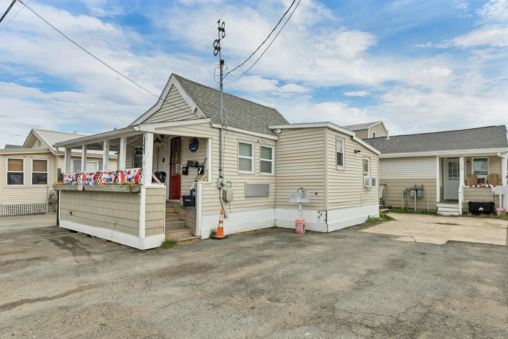 Photo of 9 Riverview Terrace, Hampton, NH 03842 (MLS # 5106661)
