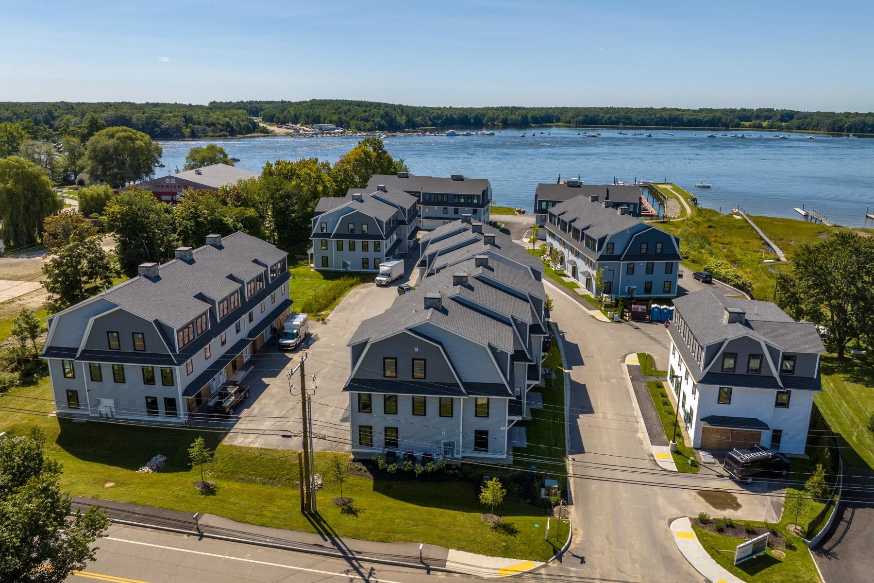 24 LITTLE BAY Drive