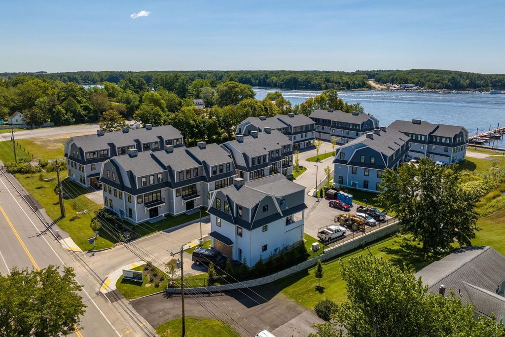 Photo of 24 LITTLE BAY Drive, Dover, NH 03820 (MLS # 5078959)