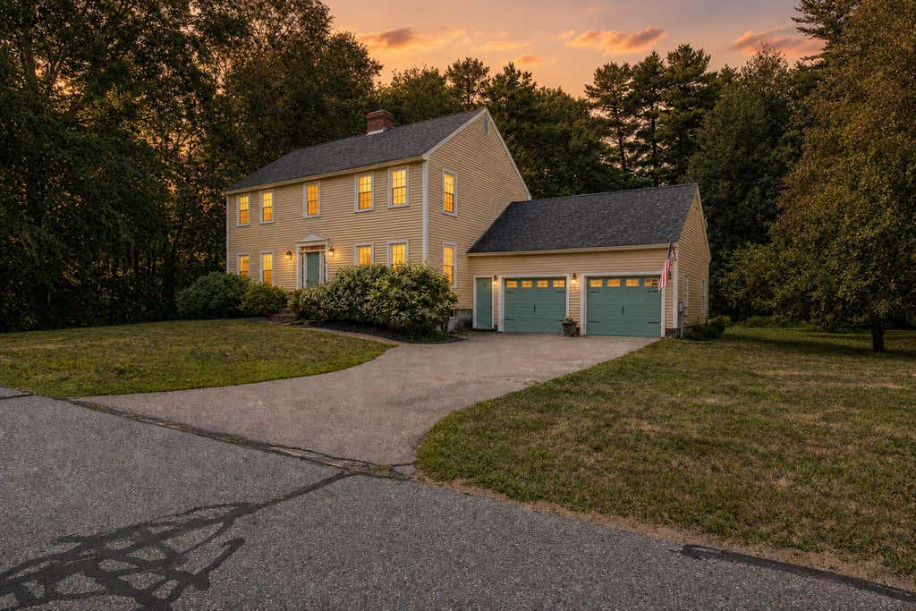 Photo of 2 Blue Heron Drive, Dover, NH 03820 (MLS # 5087448)