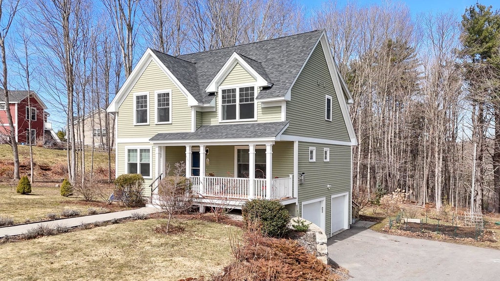 Photo of 425 Pleasant Street, Rollinsford, NH 03869 (MLS # 5082974)
