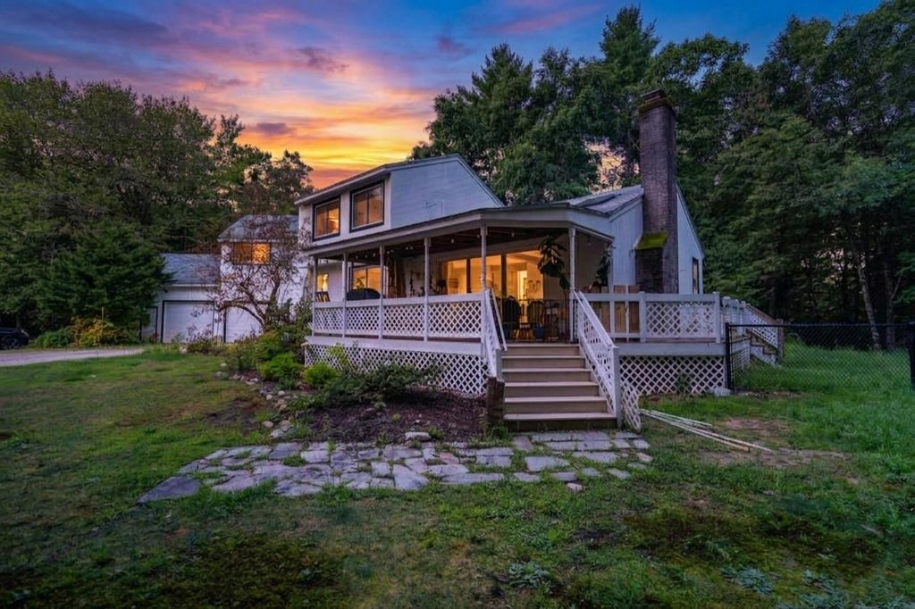 Photo of 39 Portage Road, Goffstown, NH 03045 (MLS # 5106637)
