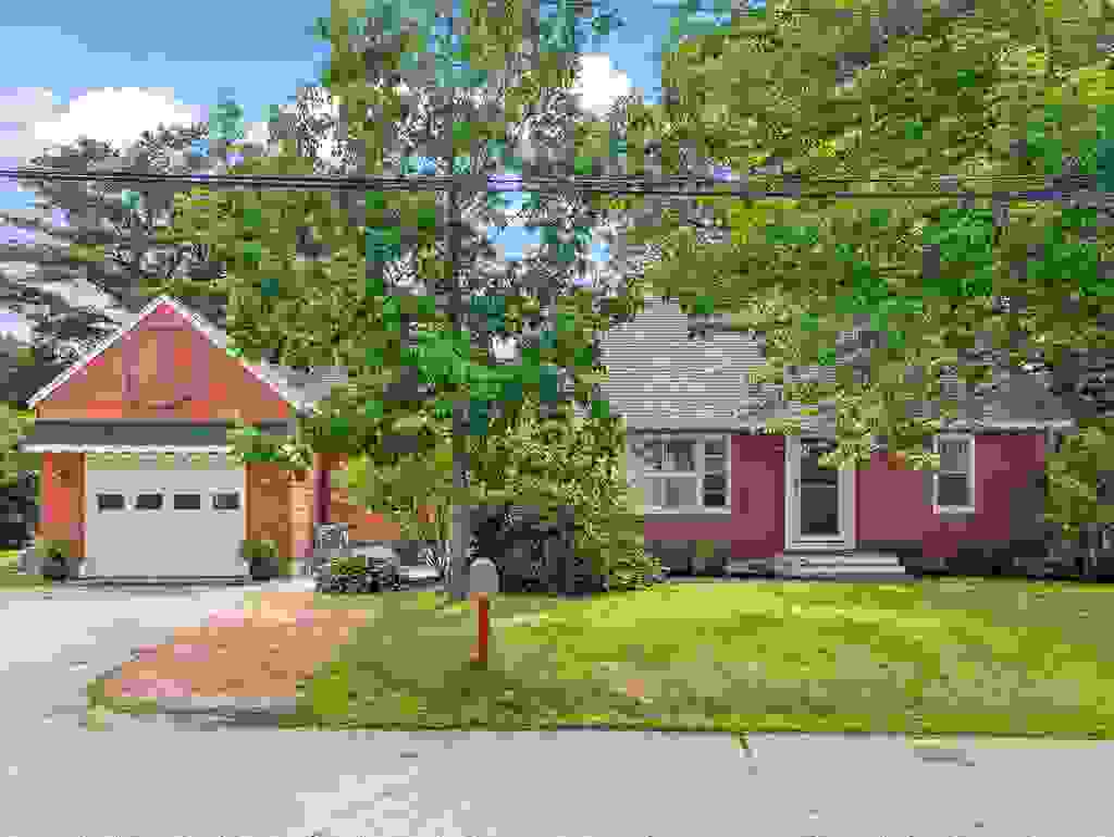 Photo of 7 Wilbrod Avenue, Dover, NH 03820 (MLS # 5103354)