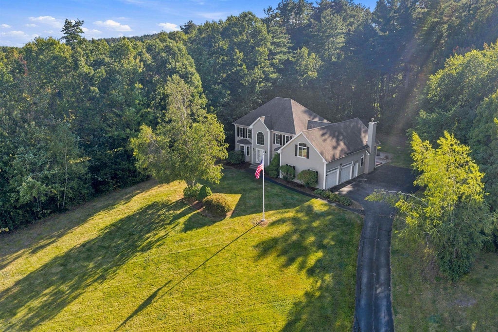 Photo of 13 Longview Circle, Pelham, NH 03076 (MLS # 5111160)